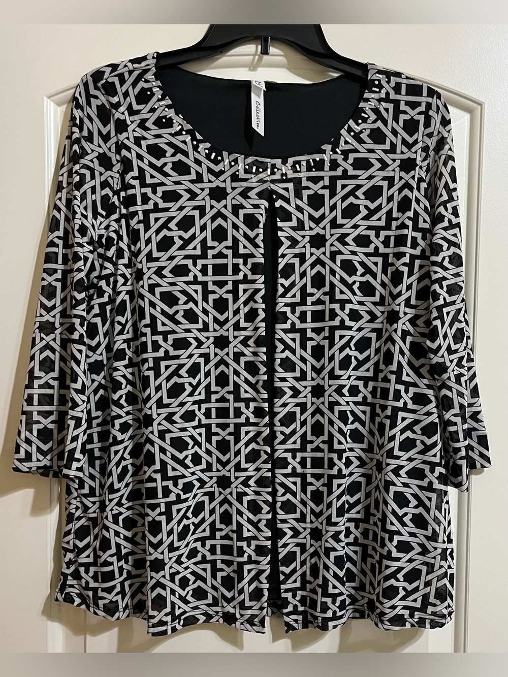 NY Collection Studded Black White Geometric Open Slash Built In Black Tank Small